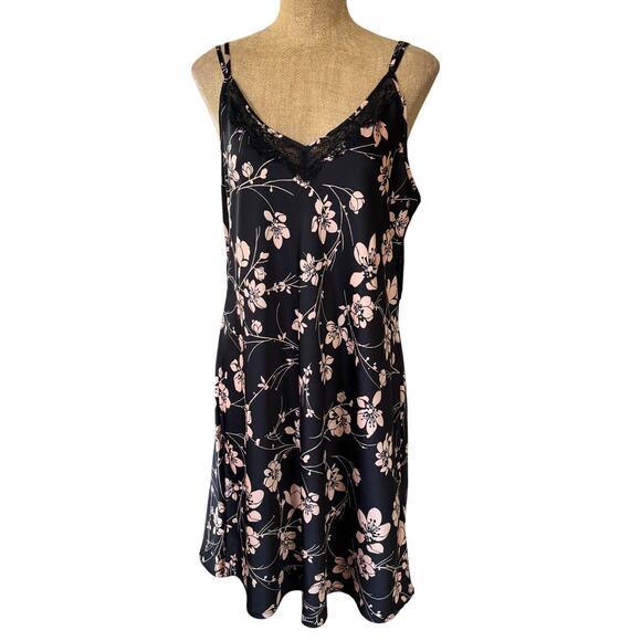 Soma Satin and Lace Chemise Size Large EUC Nightgown Sleepwear EUC Warm Weather - Picture 6 of 13